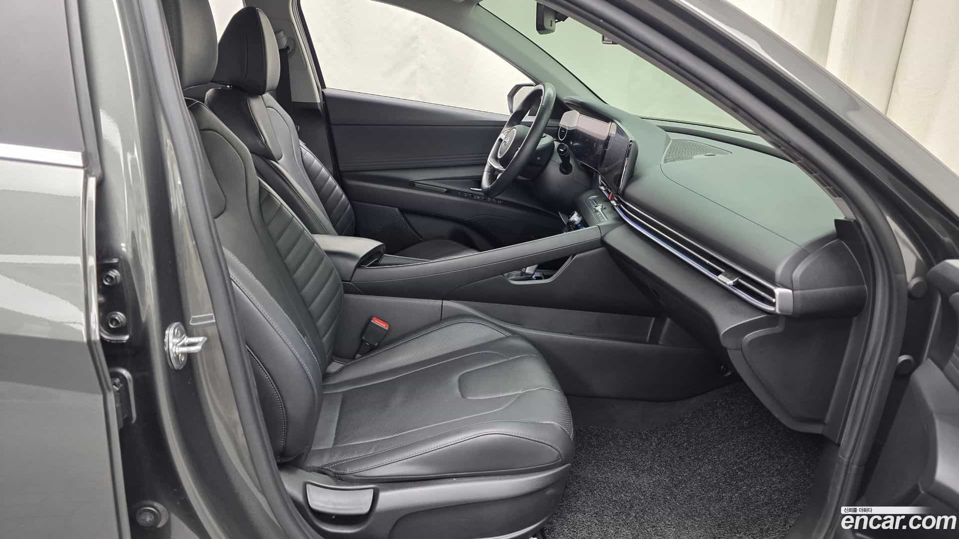 AVANTE Hyundai 2020.5-INNER-036