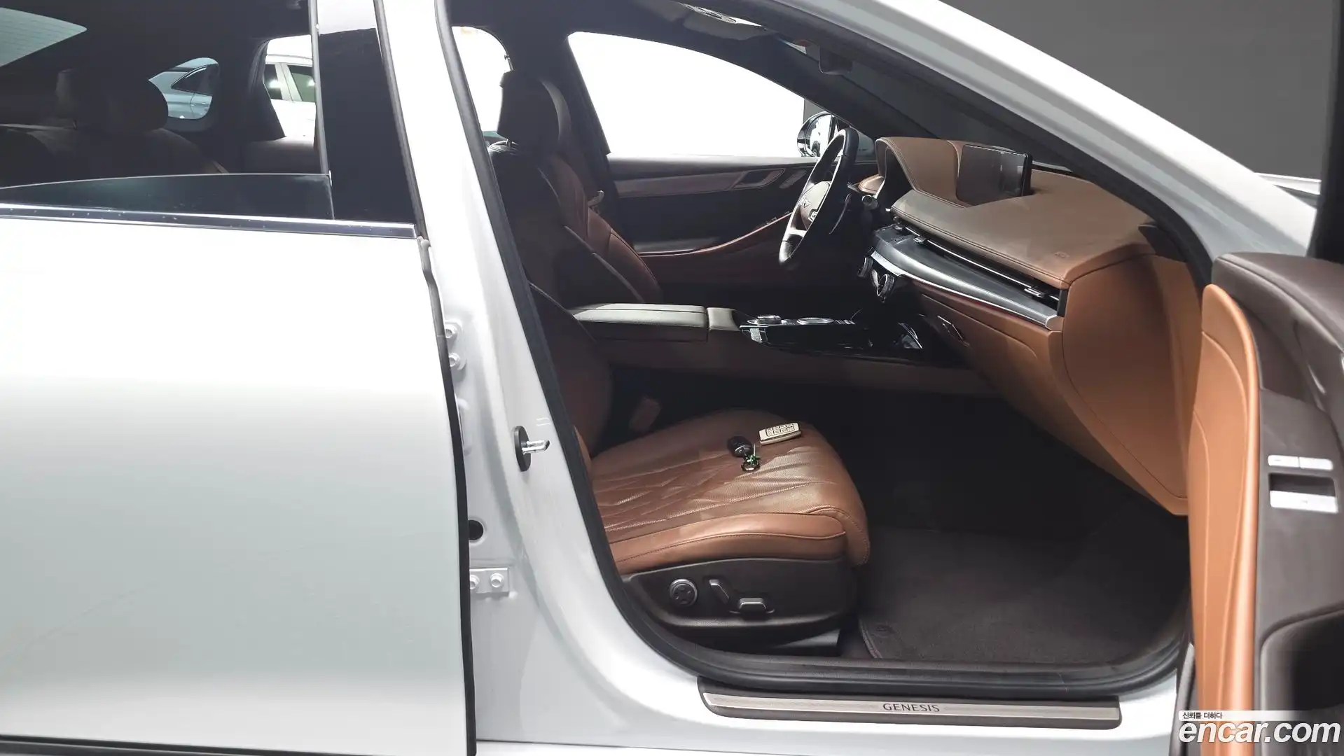 G80 Genesis 2021.1-INNER-036