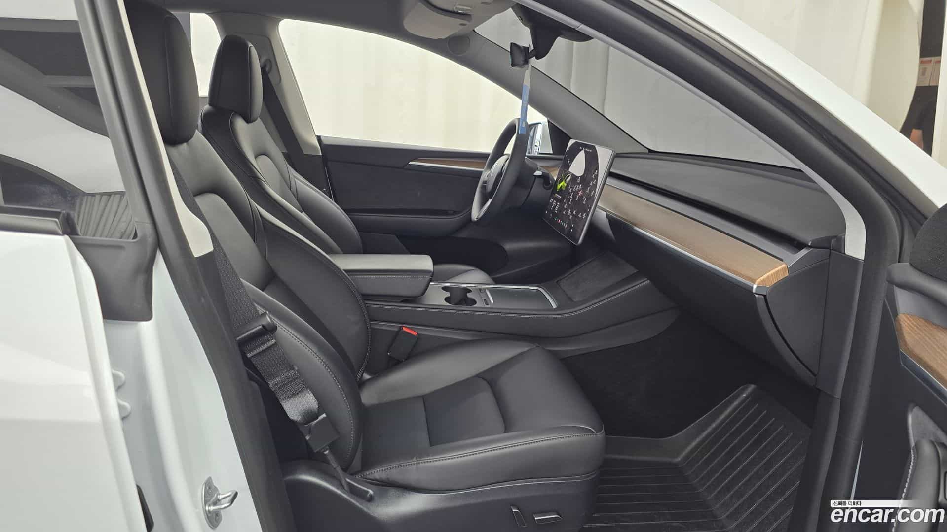 Model Y Tesla 2024.10-INNER-036