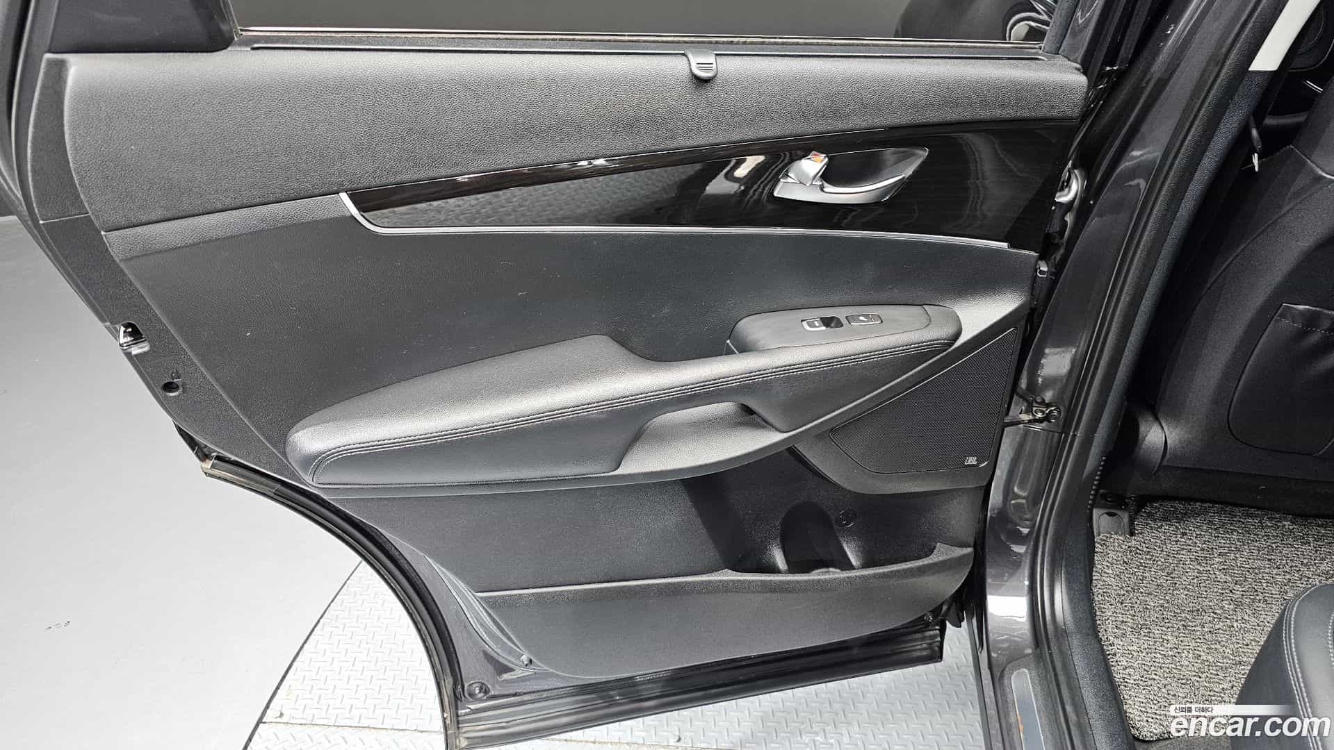 Sorento Kia 2017.7-INNER-035