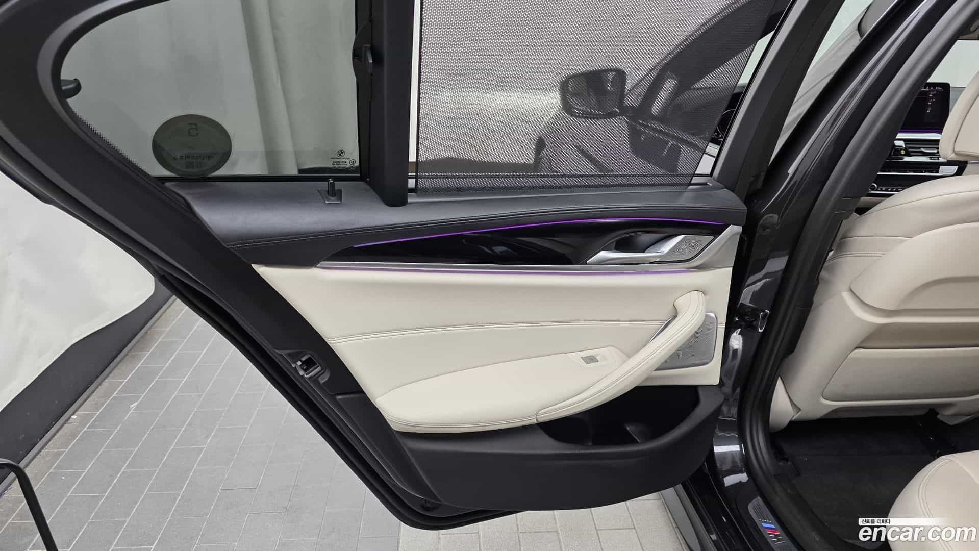 5-Series BMW 2022.10-INNER-035
