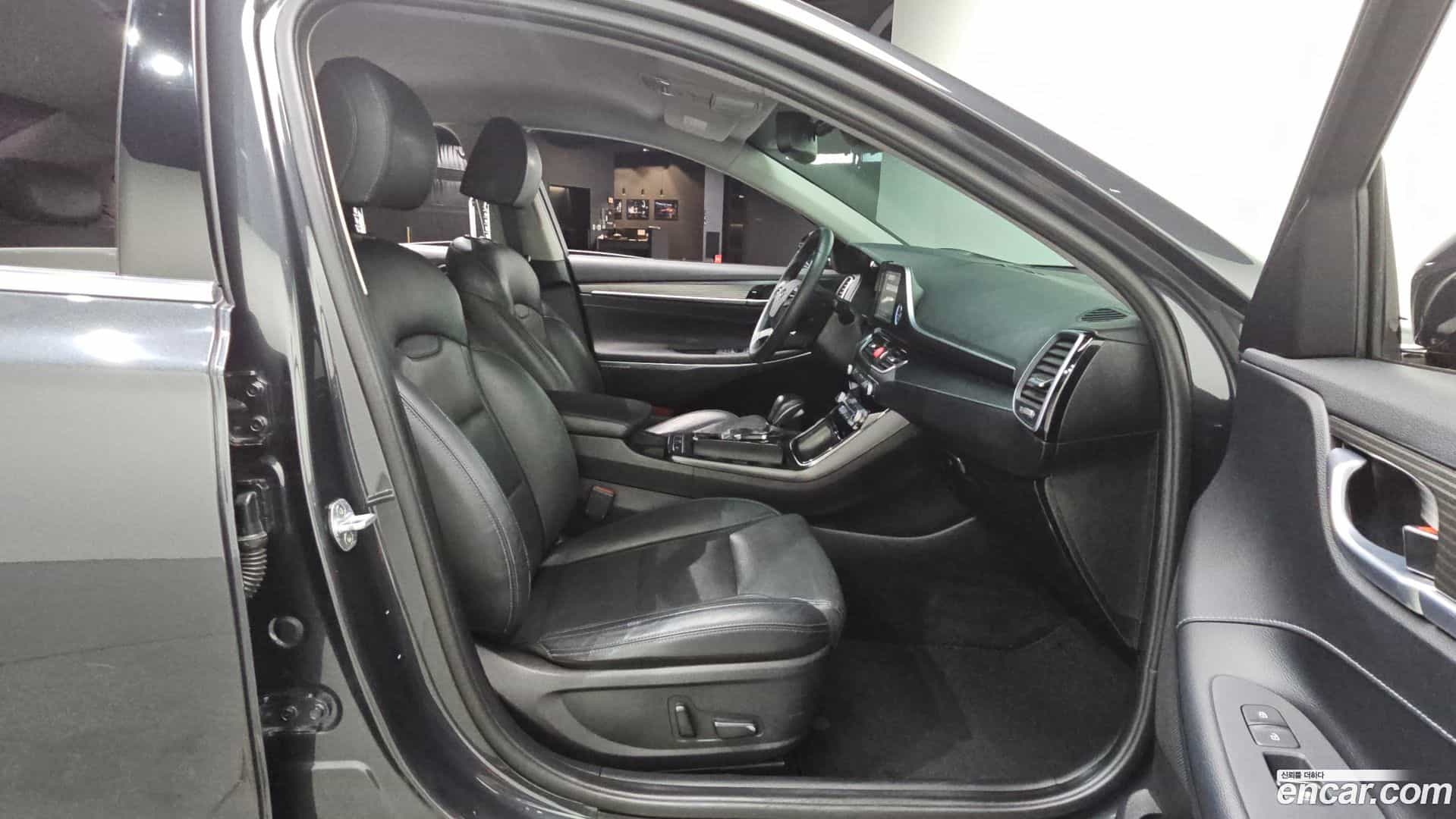 Grandeur Hyundai 2018.0-OPTION-016
