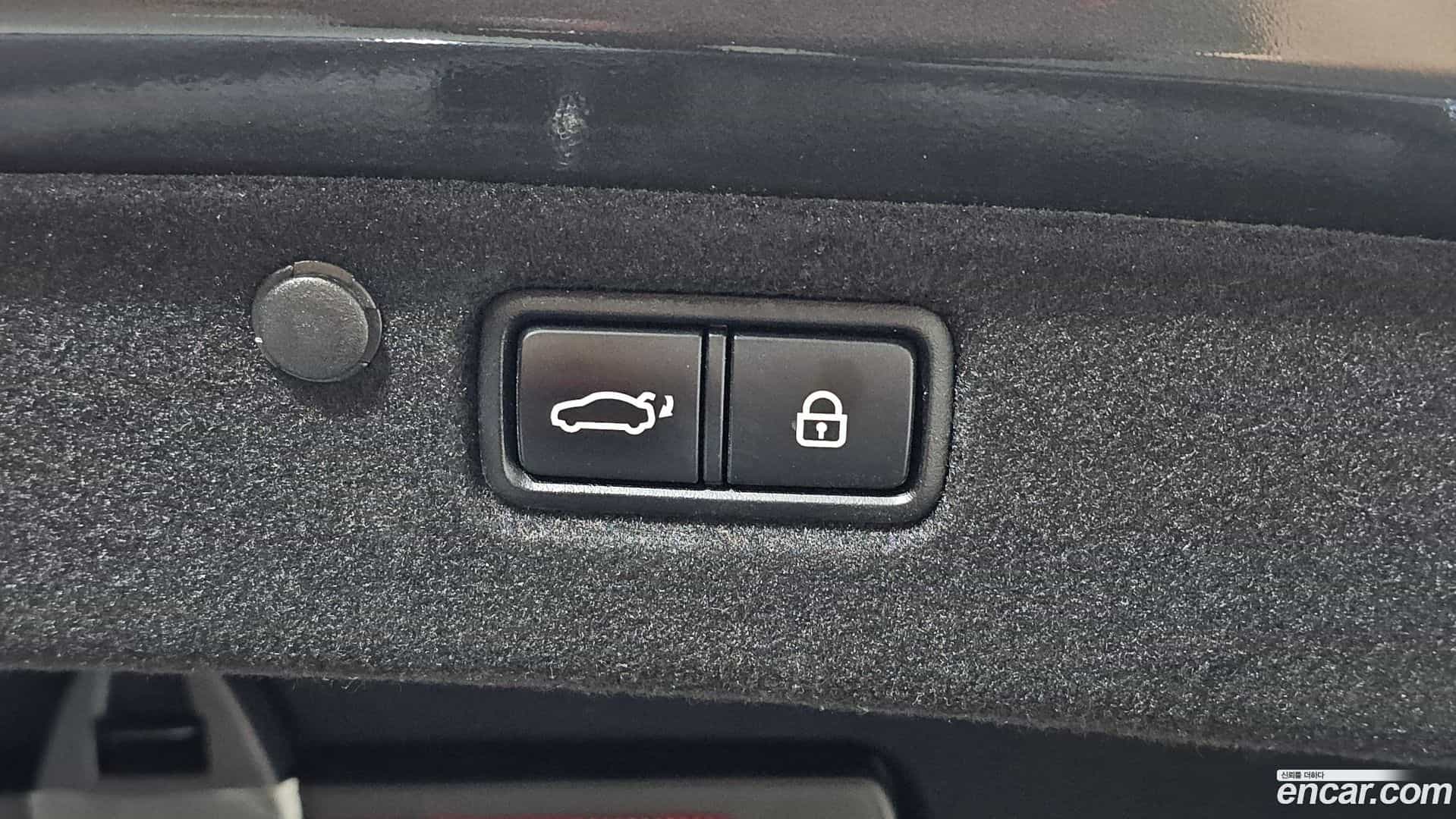 Grandeur Hyundai 2018.0-OPTION-024