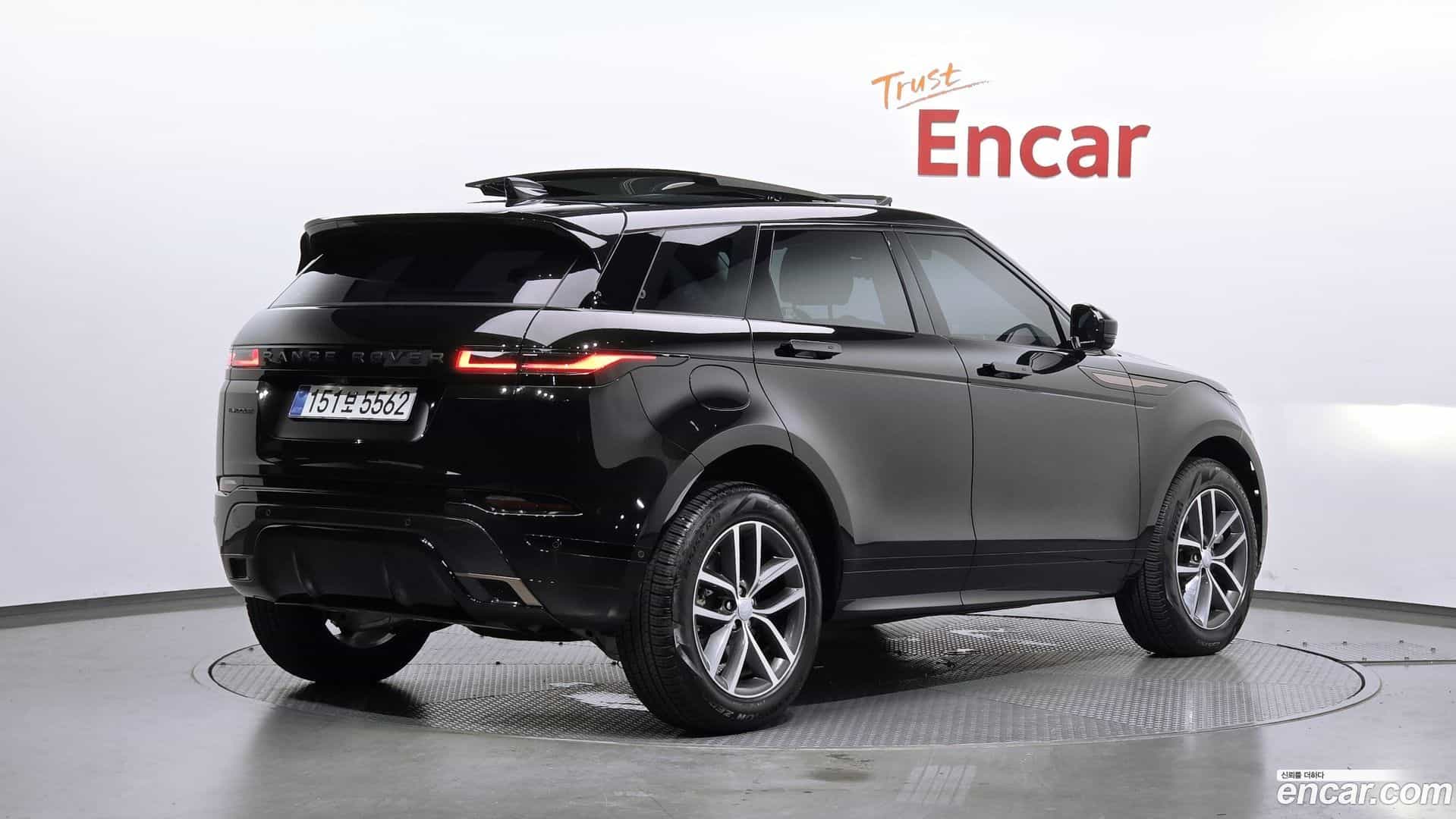 Range Rover Evoque Land Rover 2025.5-OUTER-002