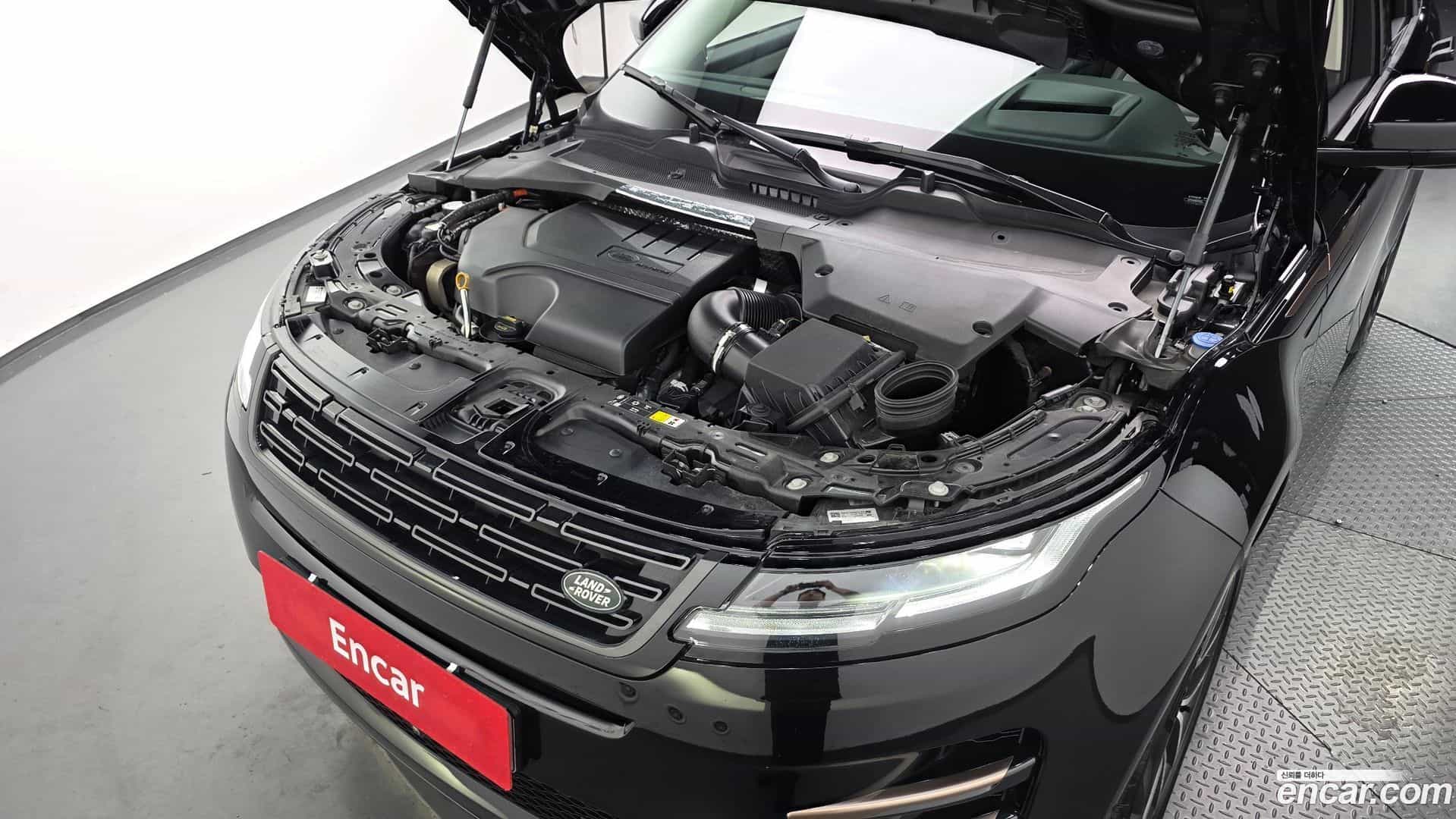 Range Rover Evoque Land Rover 2025.5-OUTER-006