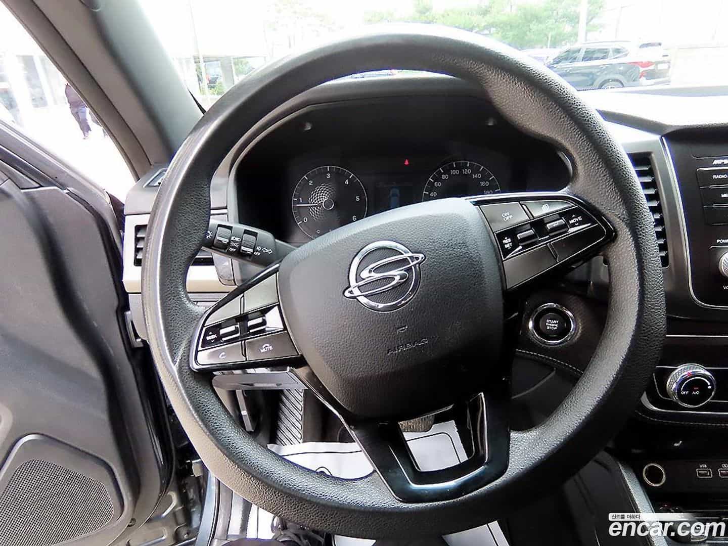 Rexton KG Mobility 2022.11-INNER-008