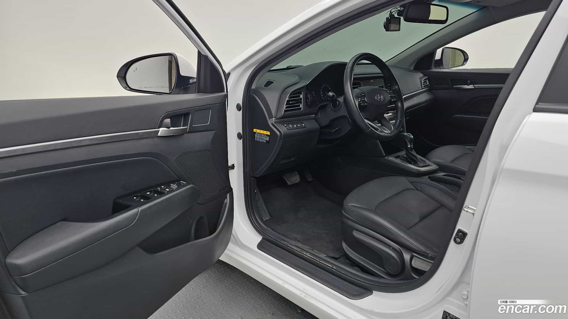 AVANTE Hyundai 2020.2-INNER-010