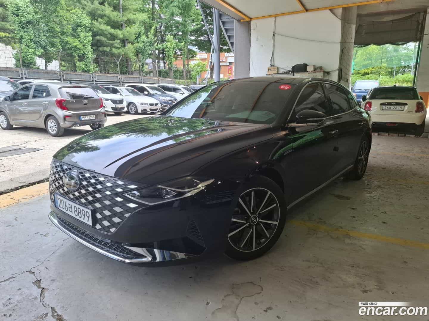 Grandeur Hyundai 2022.3-OUTER-001