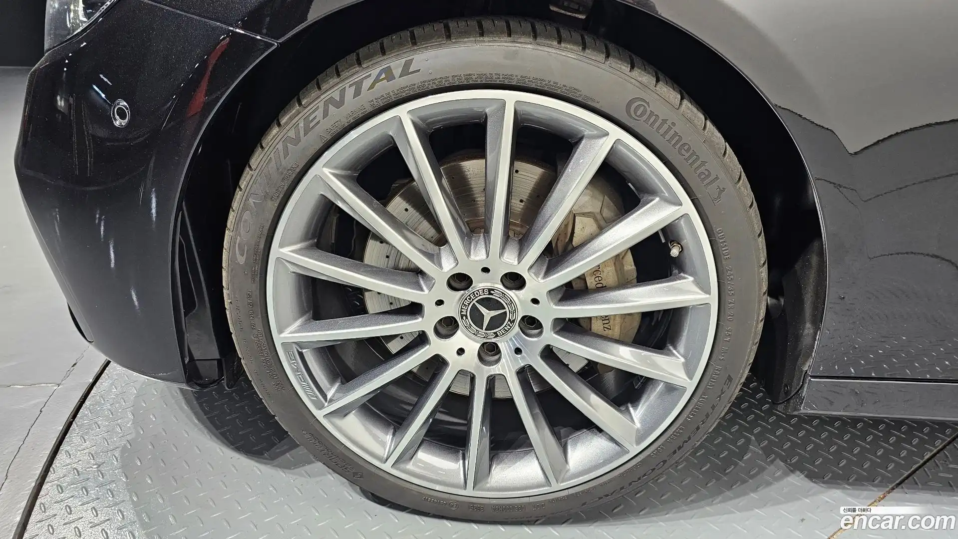 E-Class Mercedes-Benz 2022.8-OUTER-005