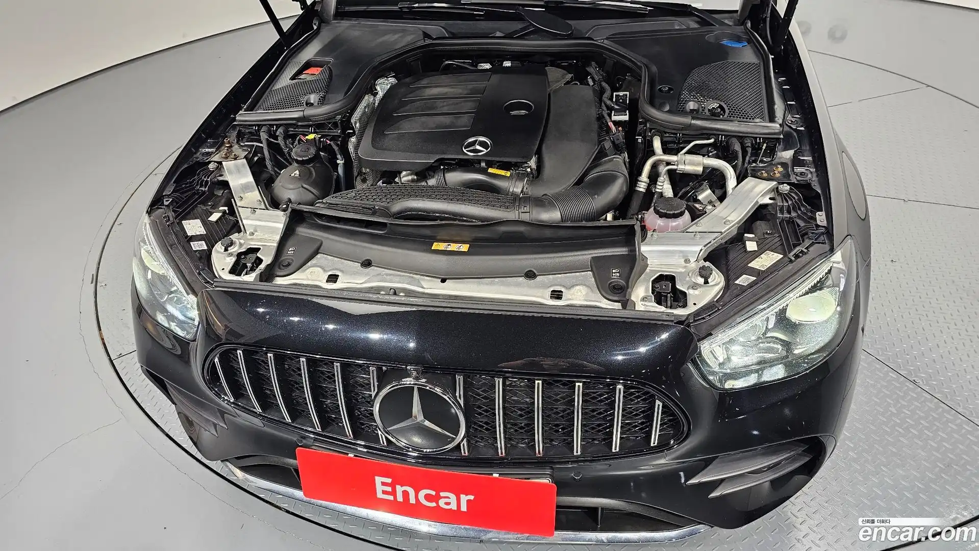 E-Class Mercedes-Benz 2022.8-OUTER-006