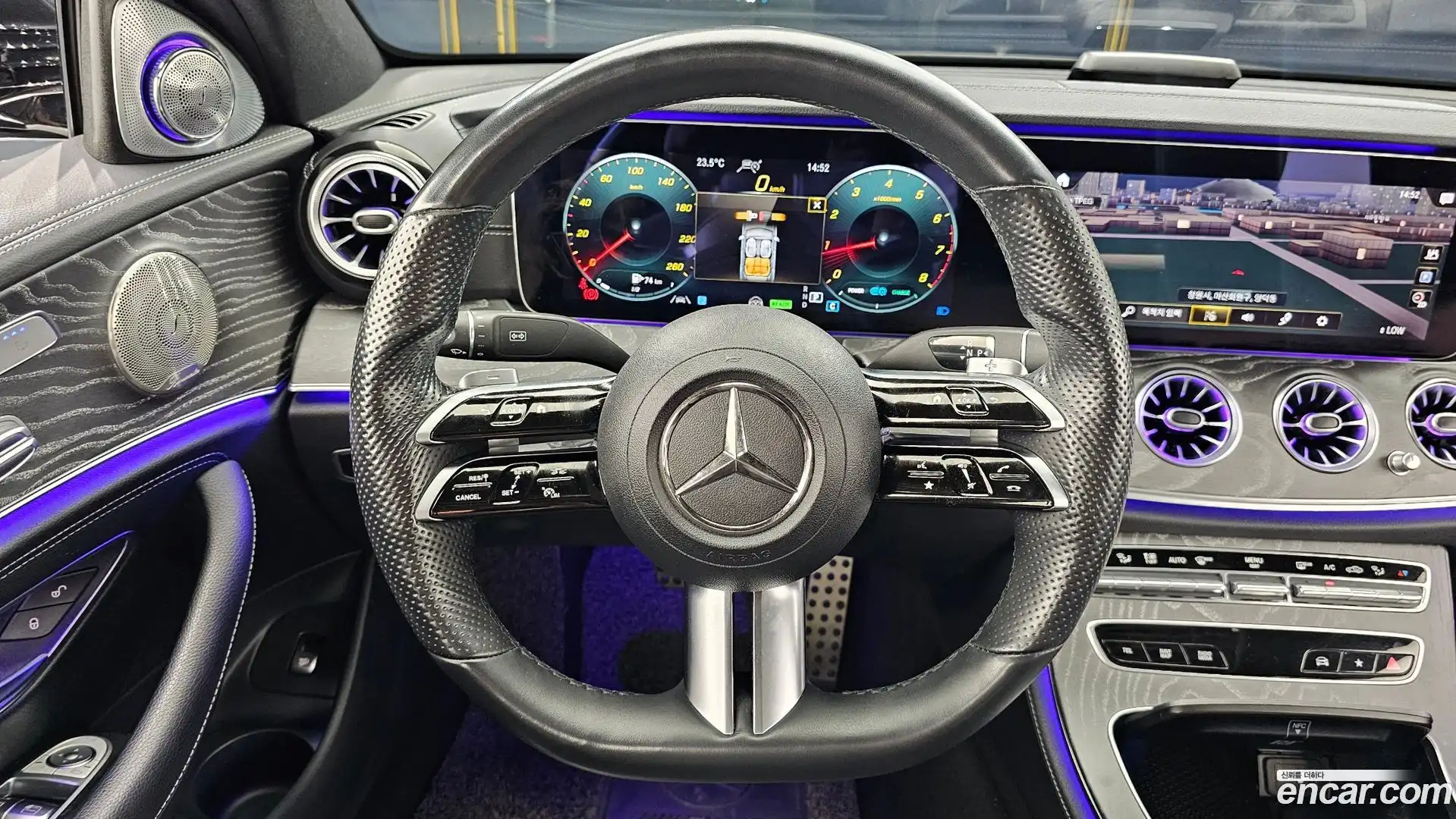 E-Class Mercedes-Benz 2022.8-OPTION-017