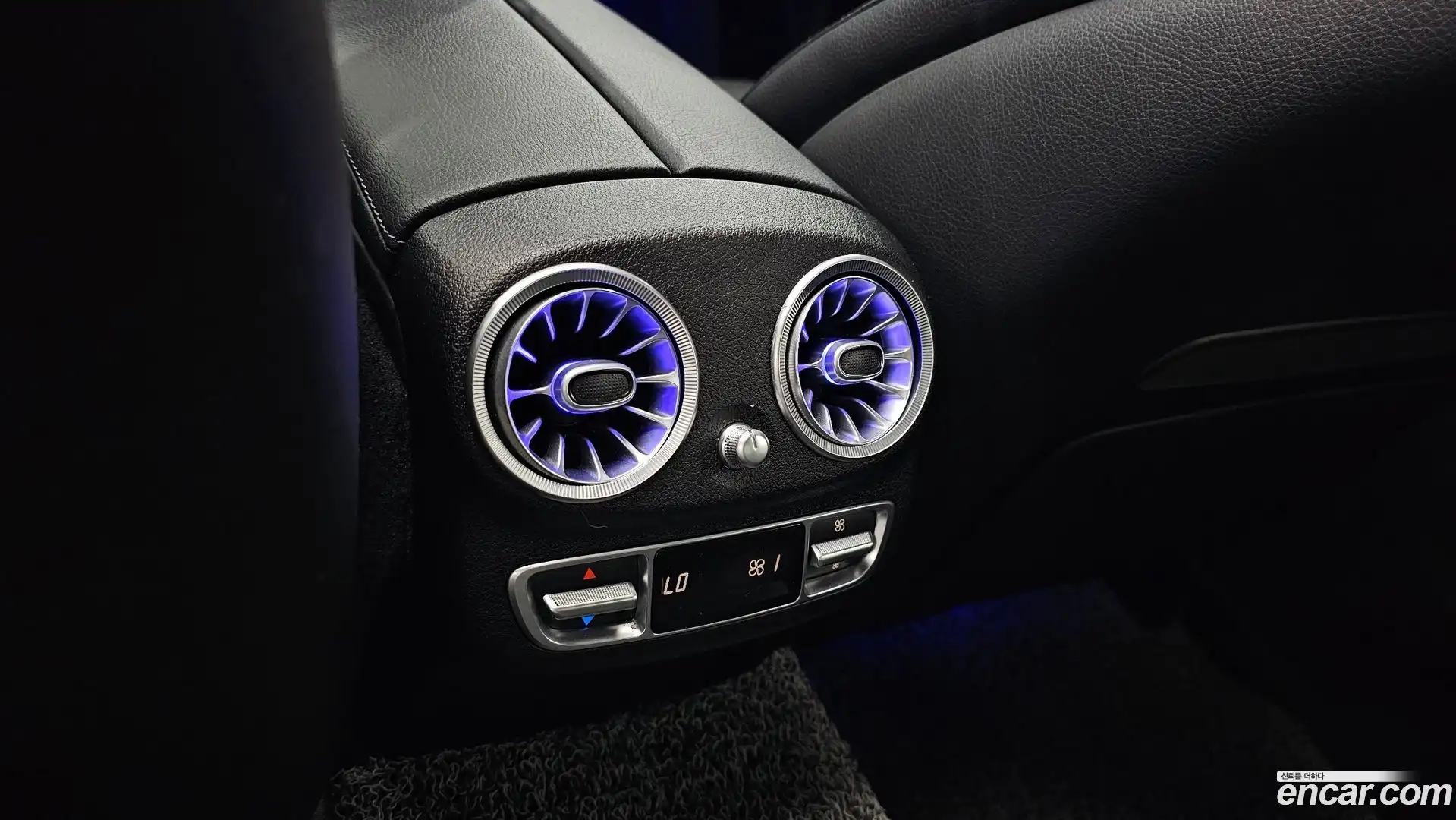 E-Class Mercedes-Benz 2022.8-OPTION-021
