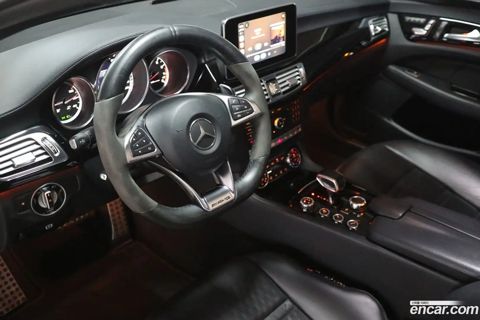 CLS-Class Mercedes-Benz 2016.10-INNER-010
