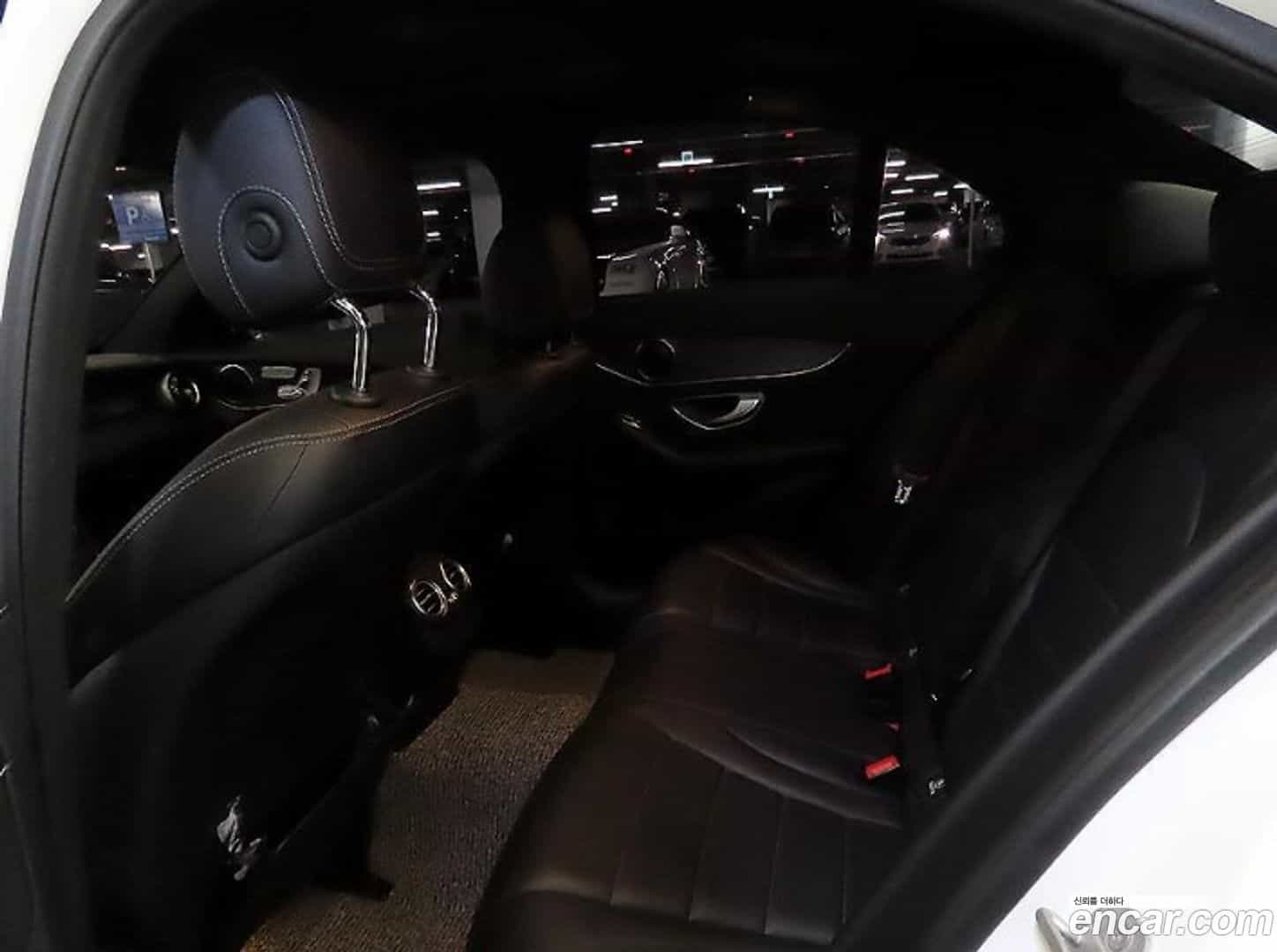 C-Class Mercedes-Benz 2015.0-INNER-007