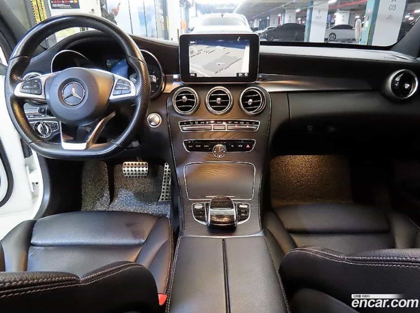 C-Class Mercedes-Benz 2015.0-INNER-010