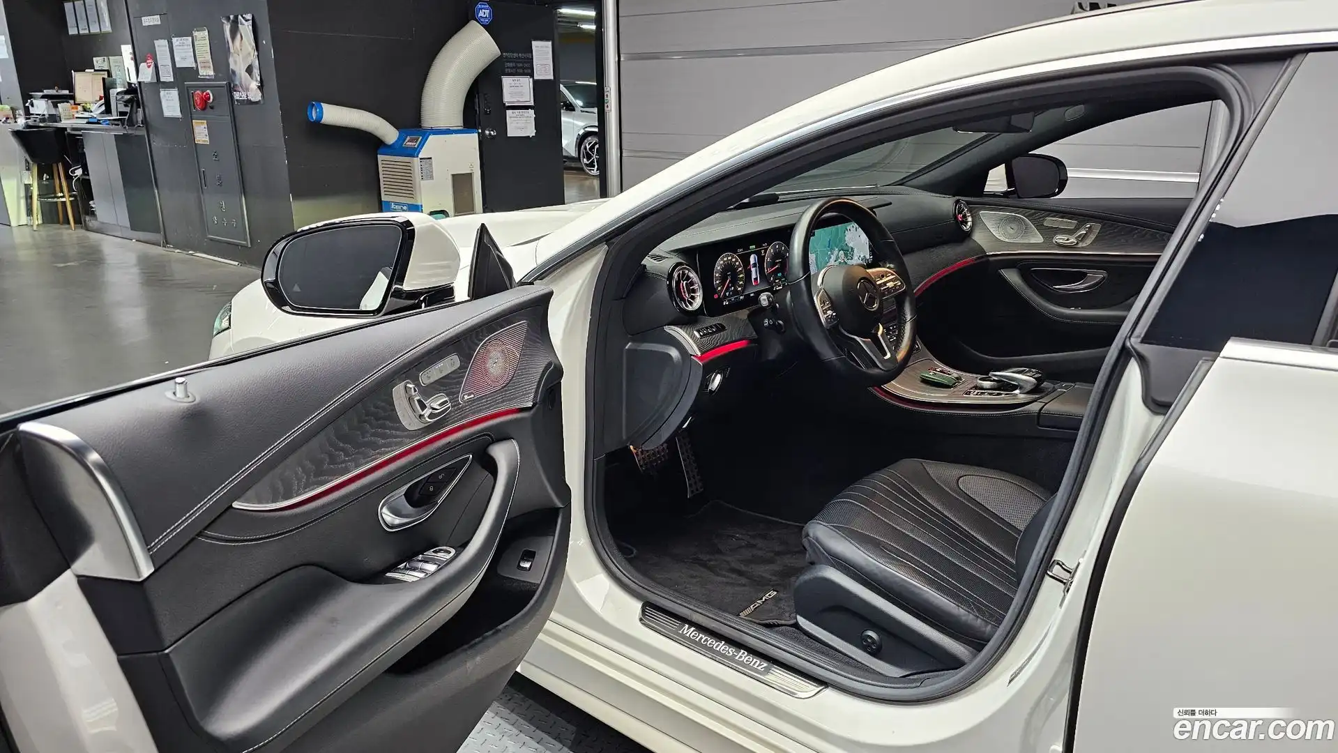 CLS-Class Mercedes-Benz 2020.3-INNER-010
