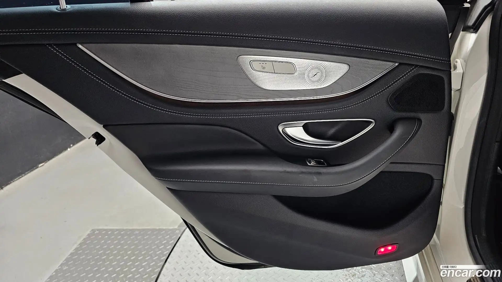 CLS-Class Mercedes-Benz 2020.3-INNER-035