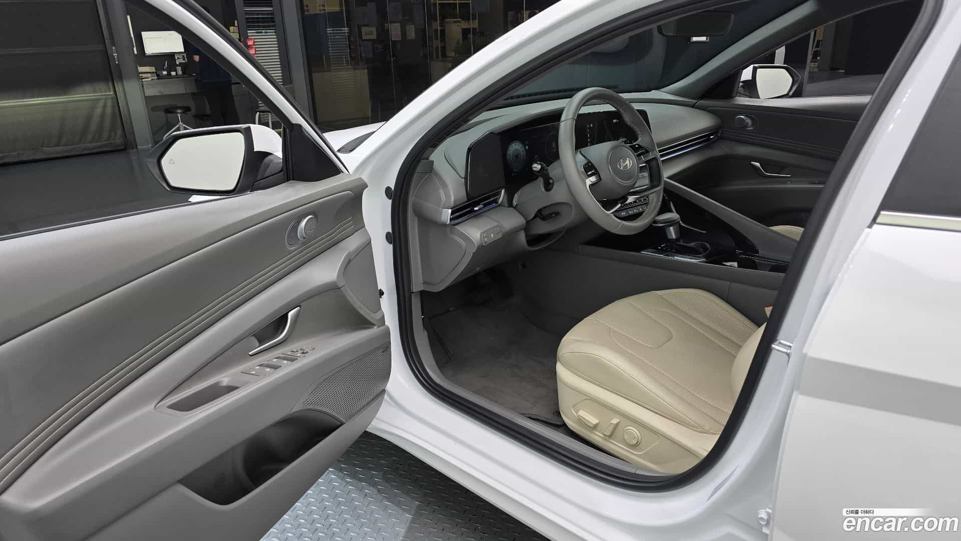 AVANTE Hyundai 2025.9-INNER-010