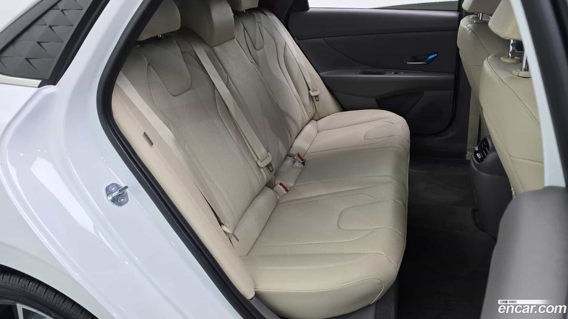 AVANTE Hyundai 2025.9-OPTION-015