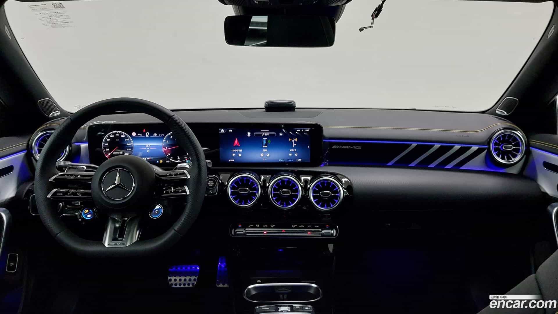 CLA-Class Mercedes-Benz 2025.10-INNER-007