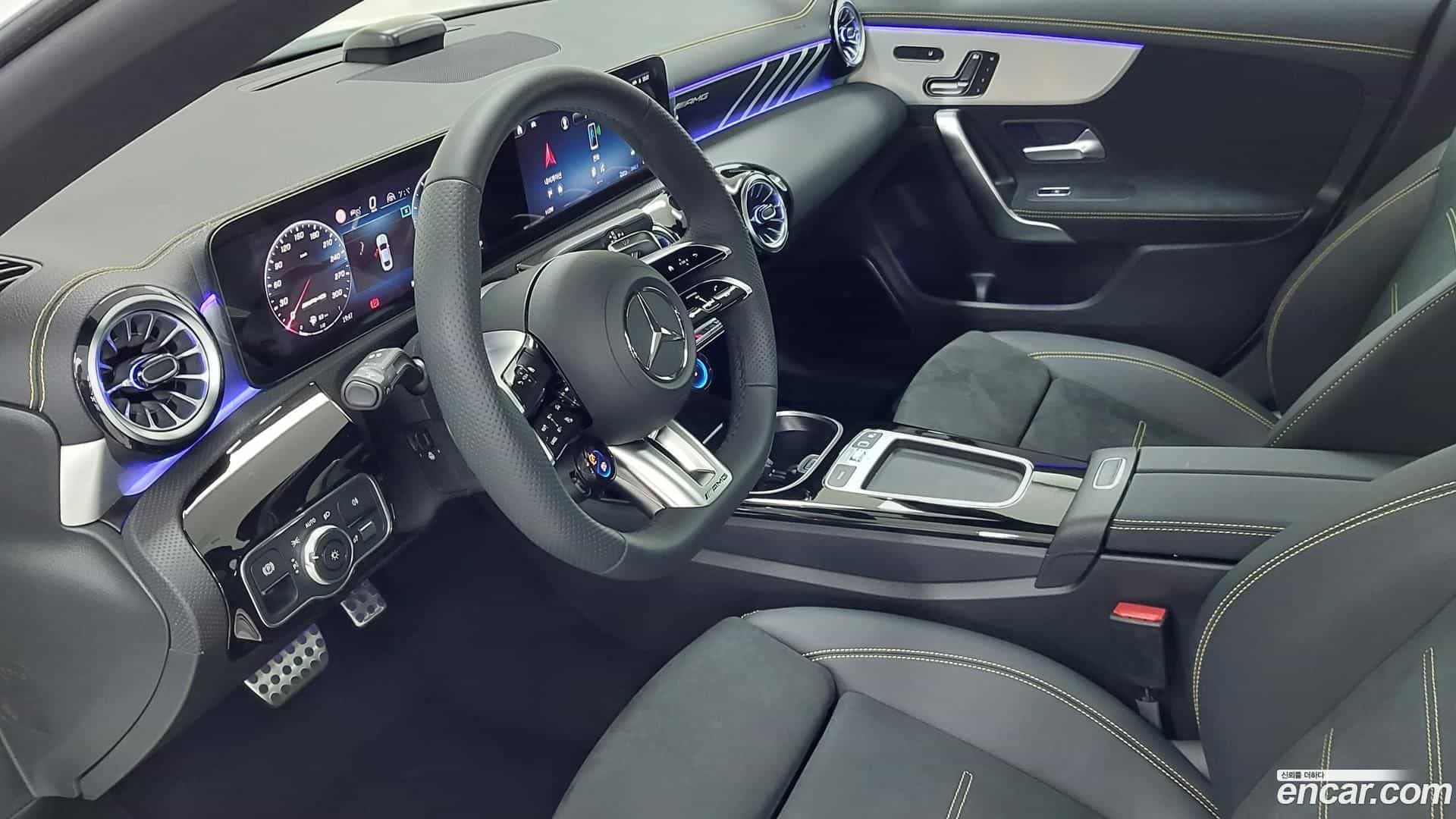 CLA-Class Mercedes-Benz 2025.10-OPTION-017