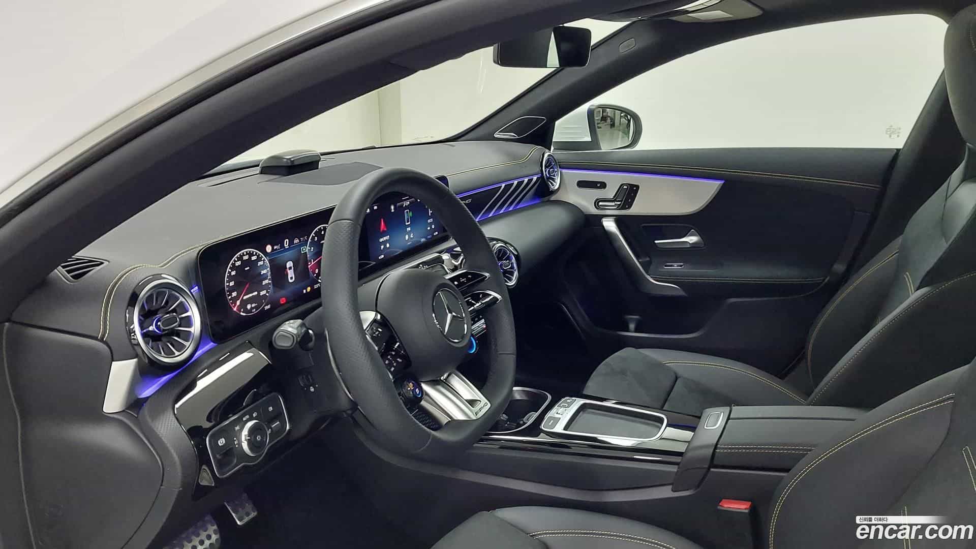 CLA-Class Mercedes-Benz 2025.10-OPTION-018