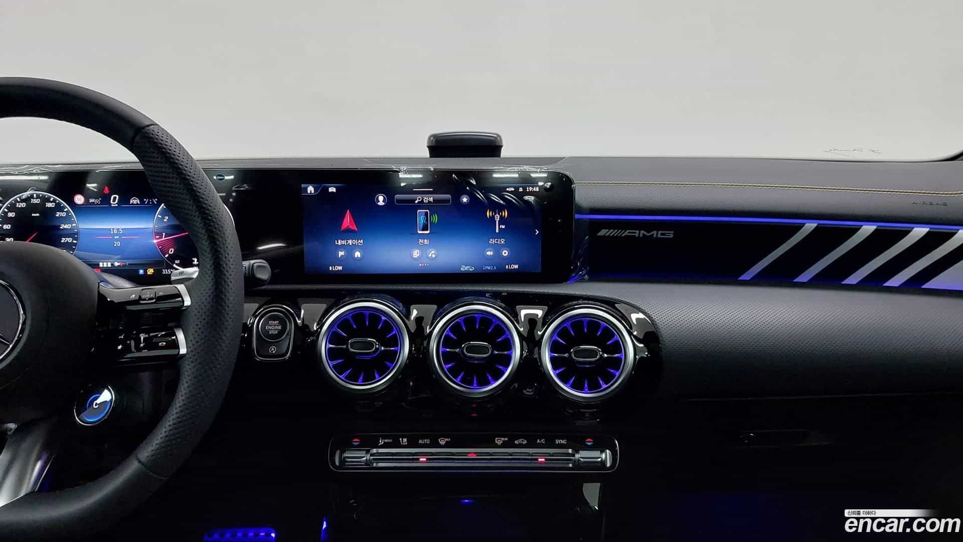 CLA-Class Mercedes-Benz 2025.10-OPTION-020