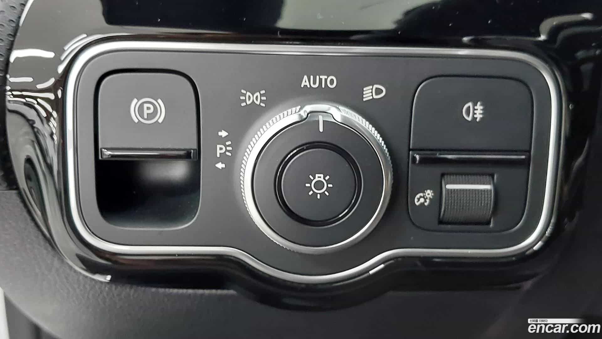 CLA-Class Mercedes-Benz 2025.10-OPTION-024