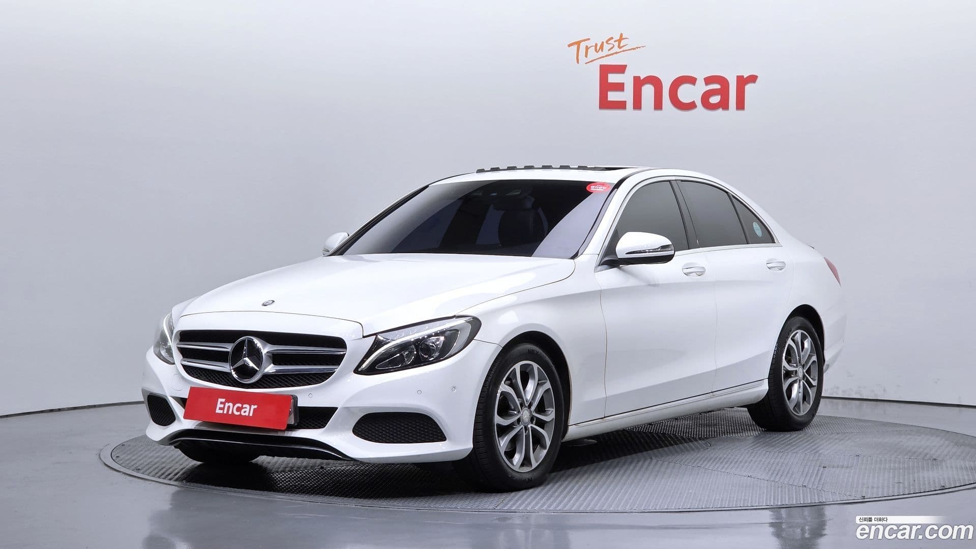 Main__Slider__Photo:C-Class Mercedes-Benz 2016.10-0