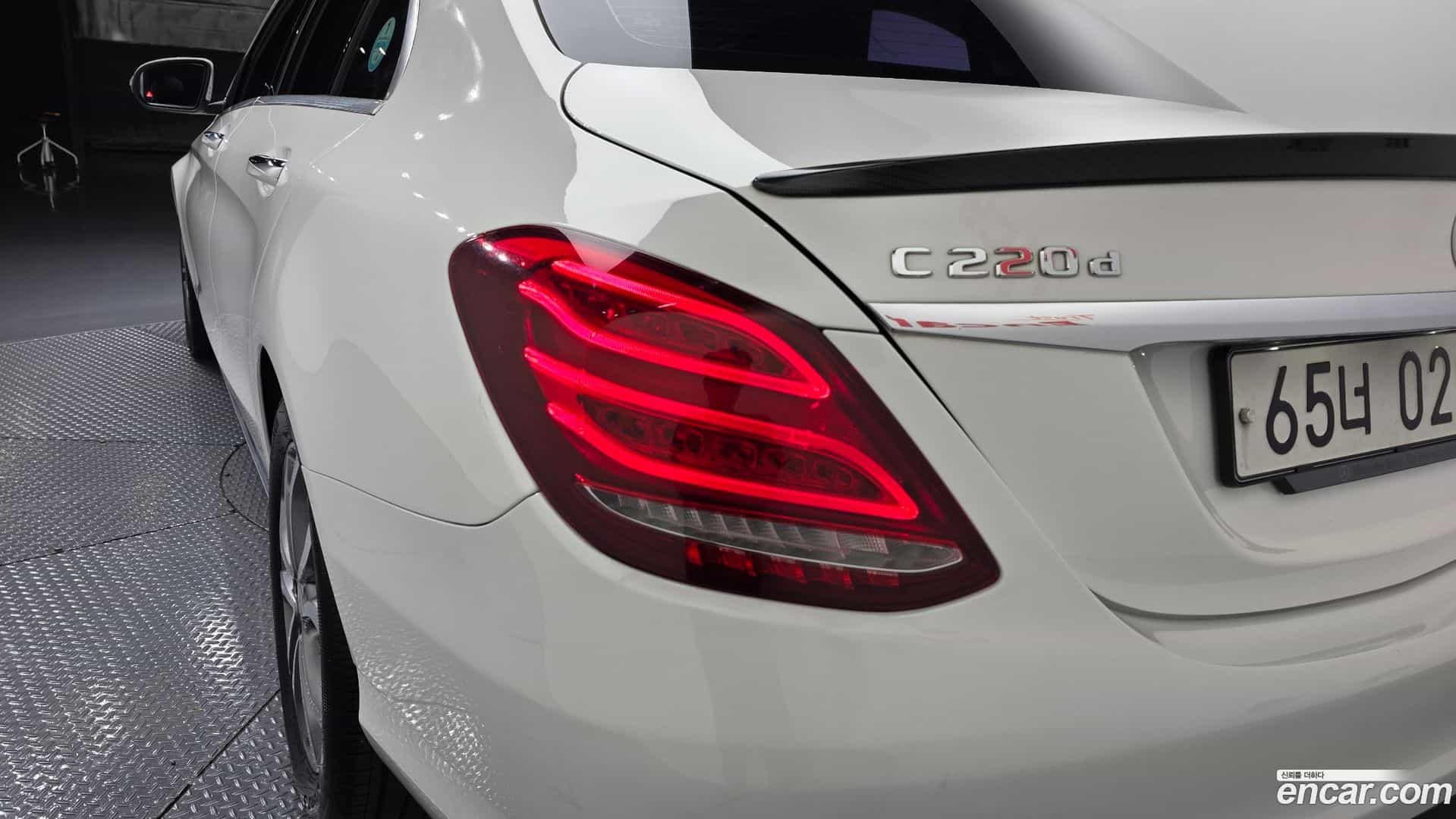 C-Class Mercedes-Benz 2016.10-OUTER-033