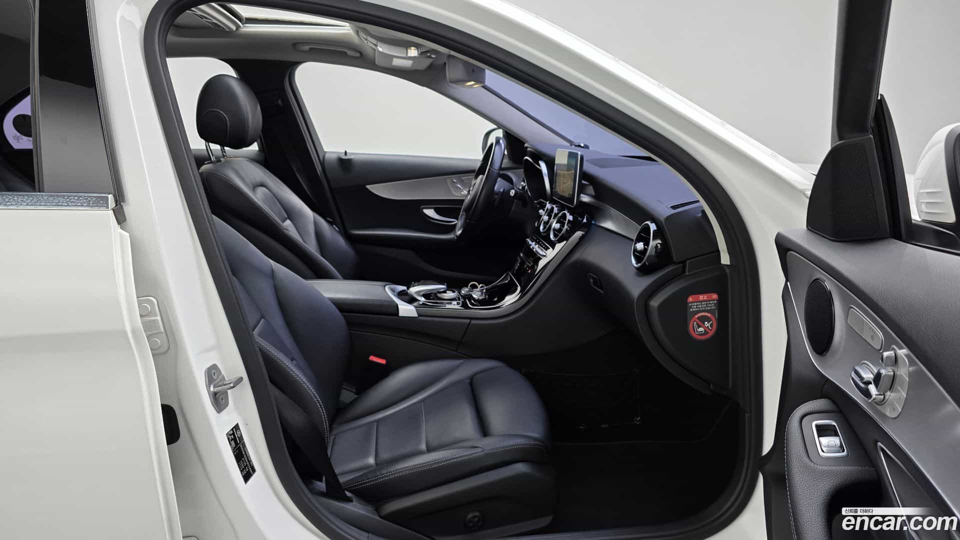 C-Class Mercedes-Benz 2016.10-INNER-036