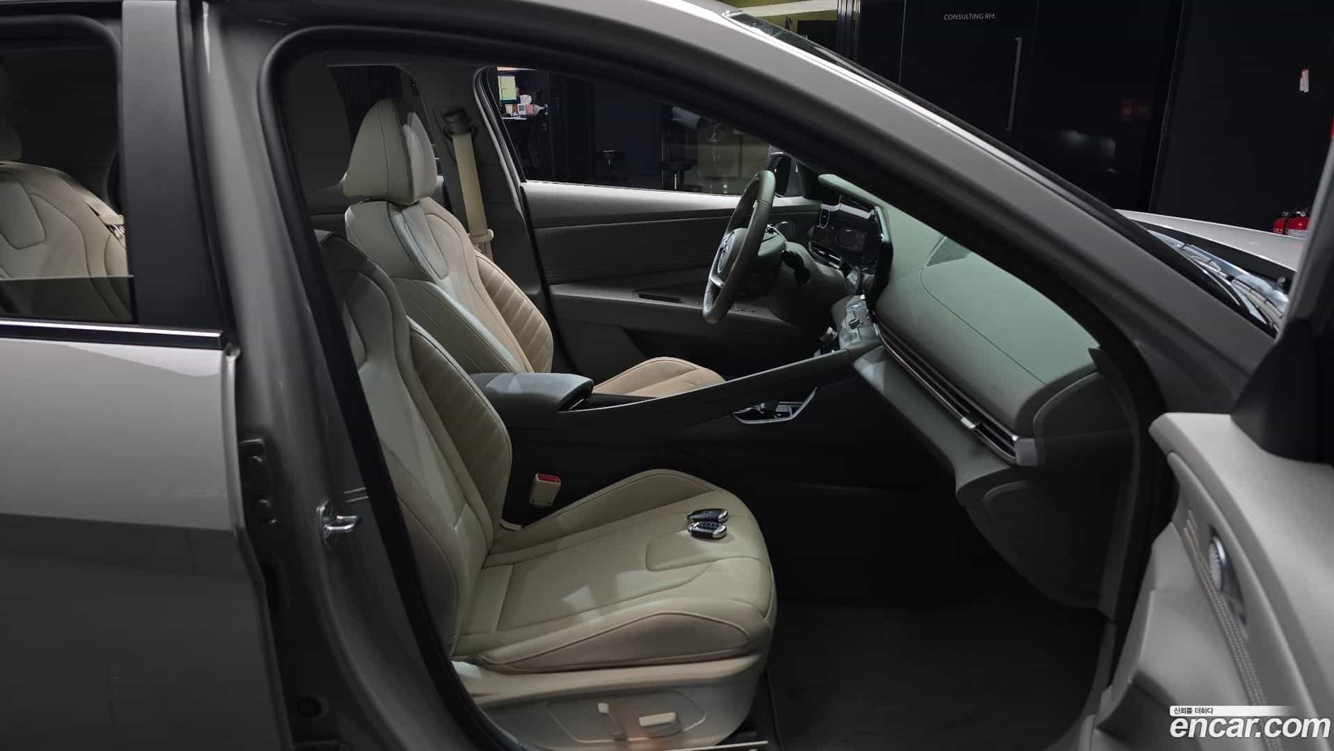 AVANTE Hyundai 2022.4-INNER-036