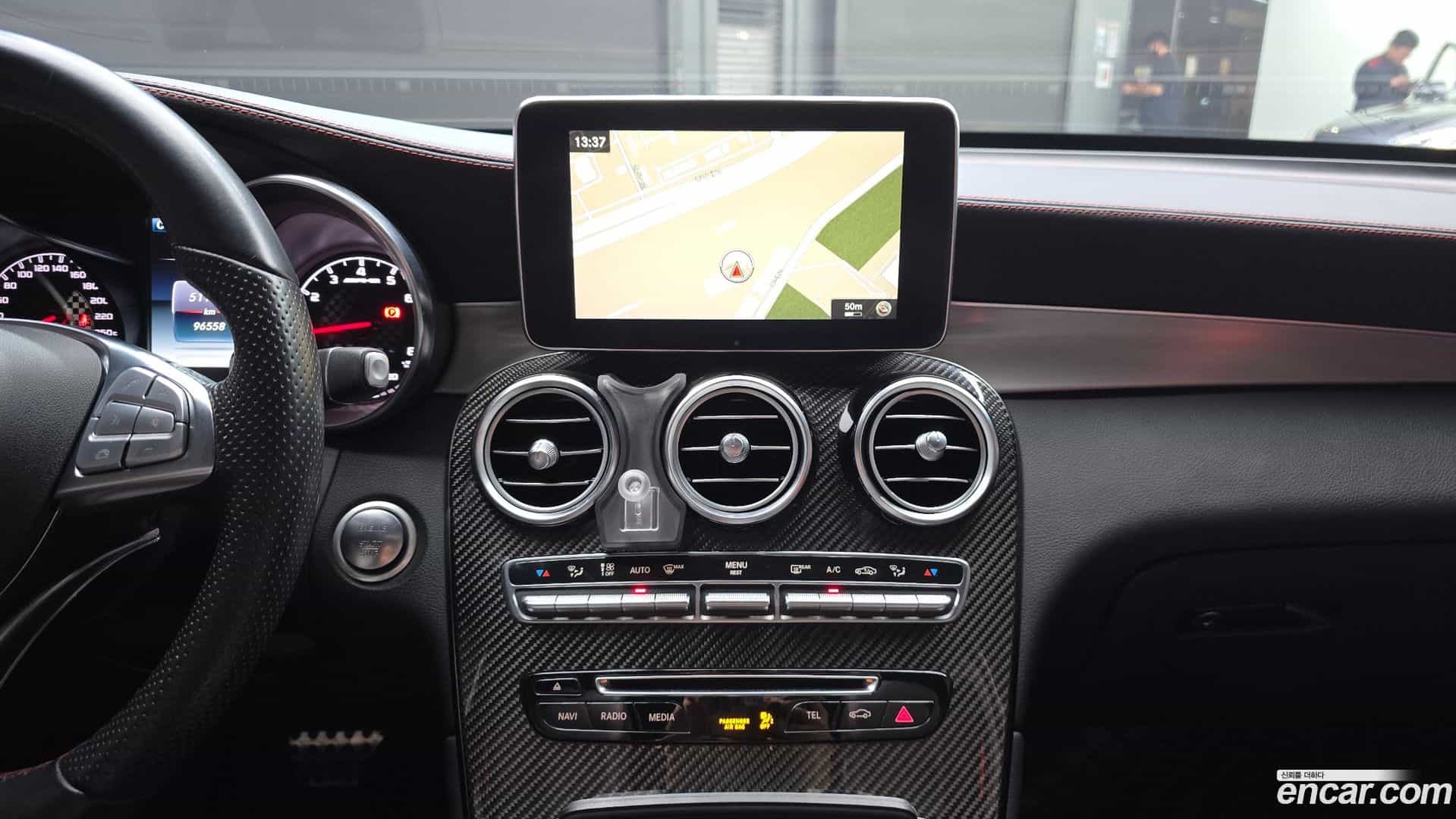 GLC-Class Mercedes-Benz 2018.1-OPTION-024