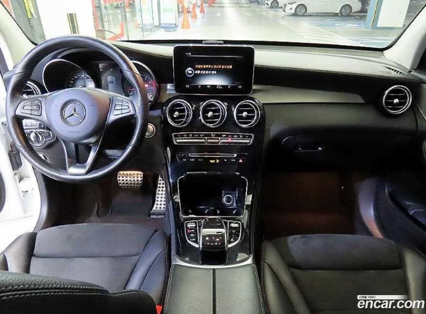GLC-Class Mercedes-Benz 2019.8-INNER-010