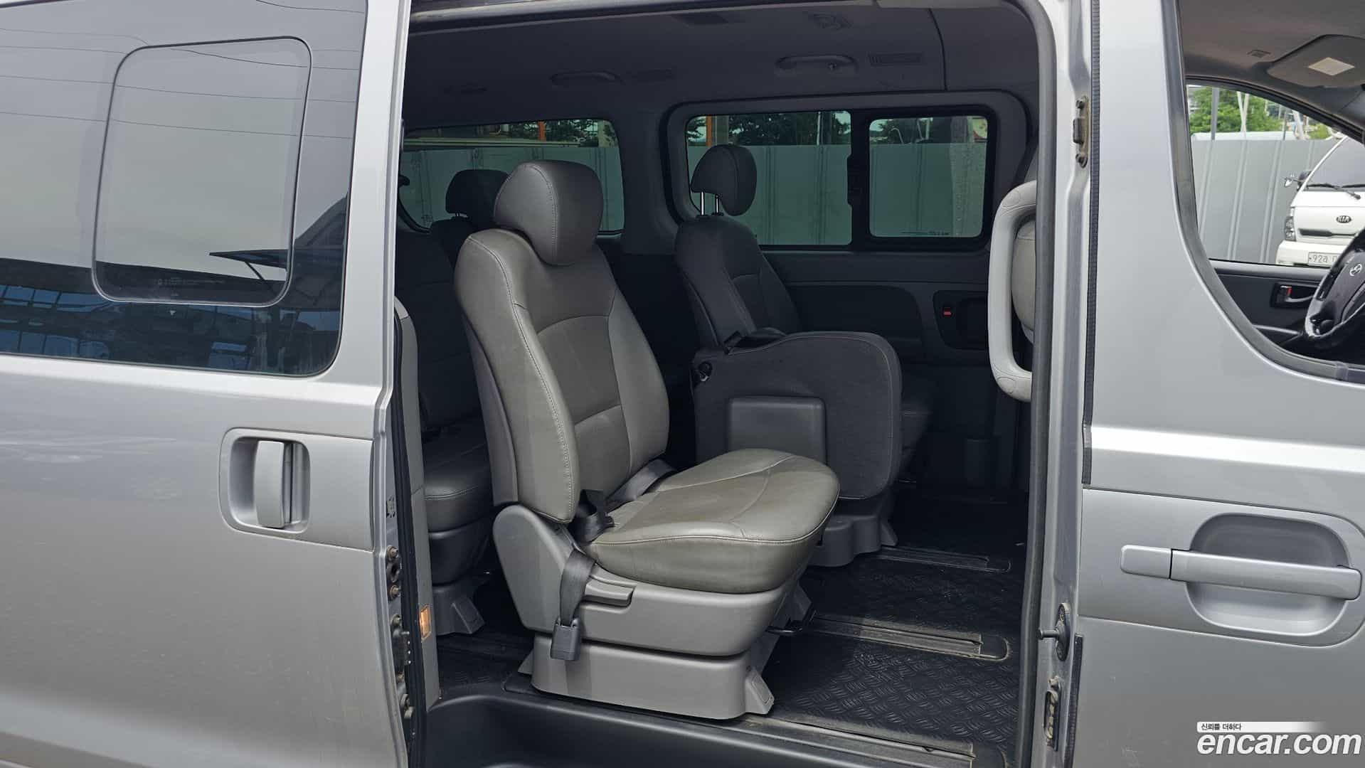 Starex Hyundai 2017.8-OPTION-015