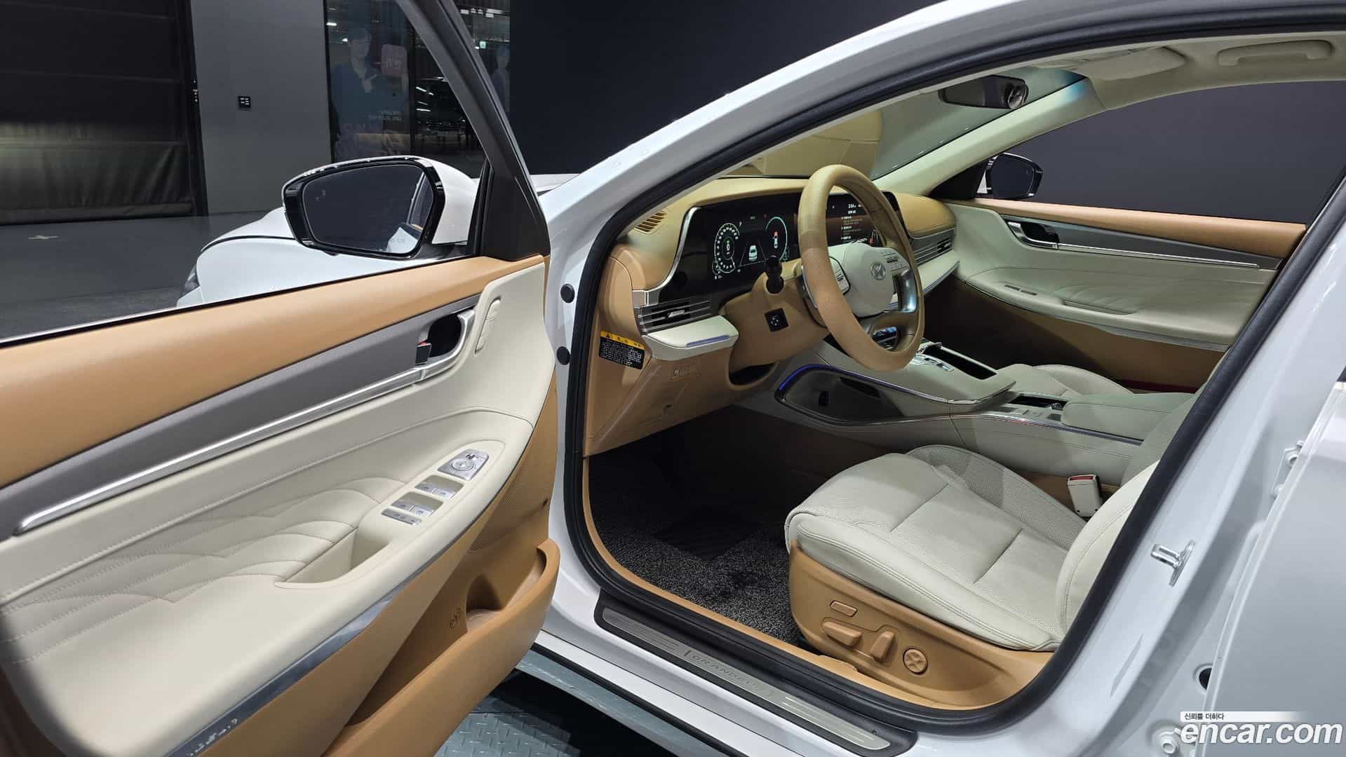 Grandeur Hyundai 2020.0-INNER-010