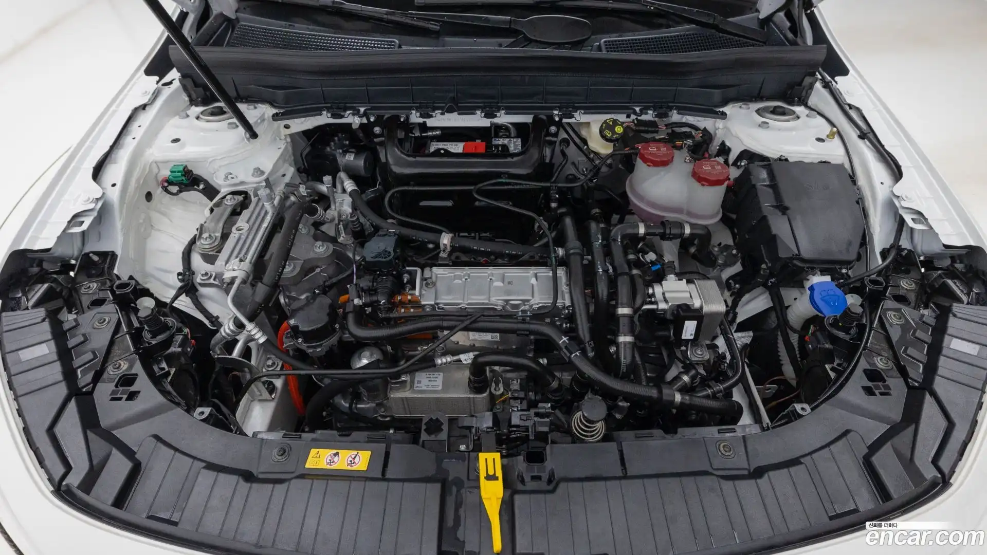 EQB Mercedes-Benz 2025.7-OUTER-006