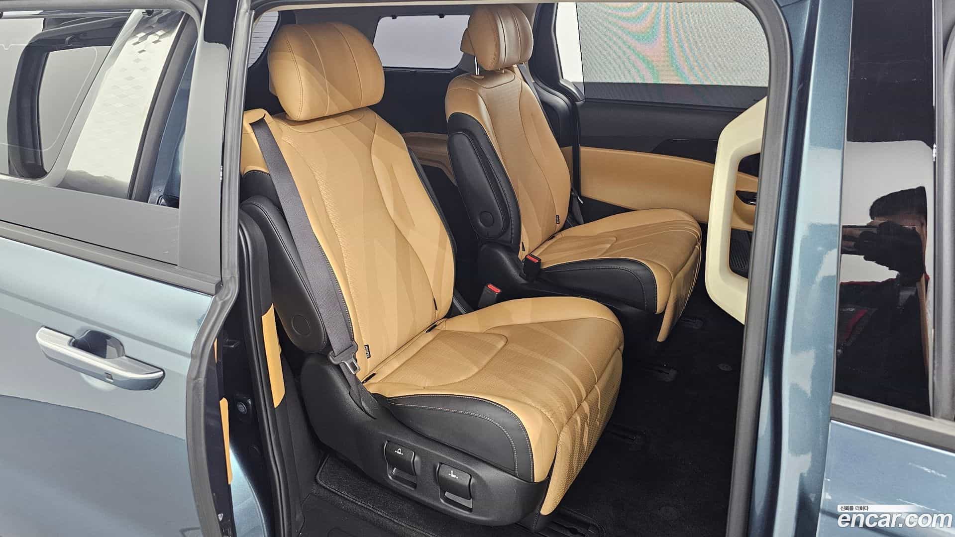 Canival Kia 2023.8-OPTION-015