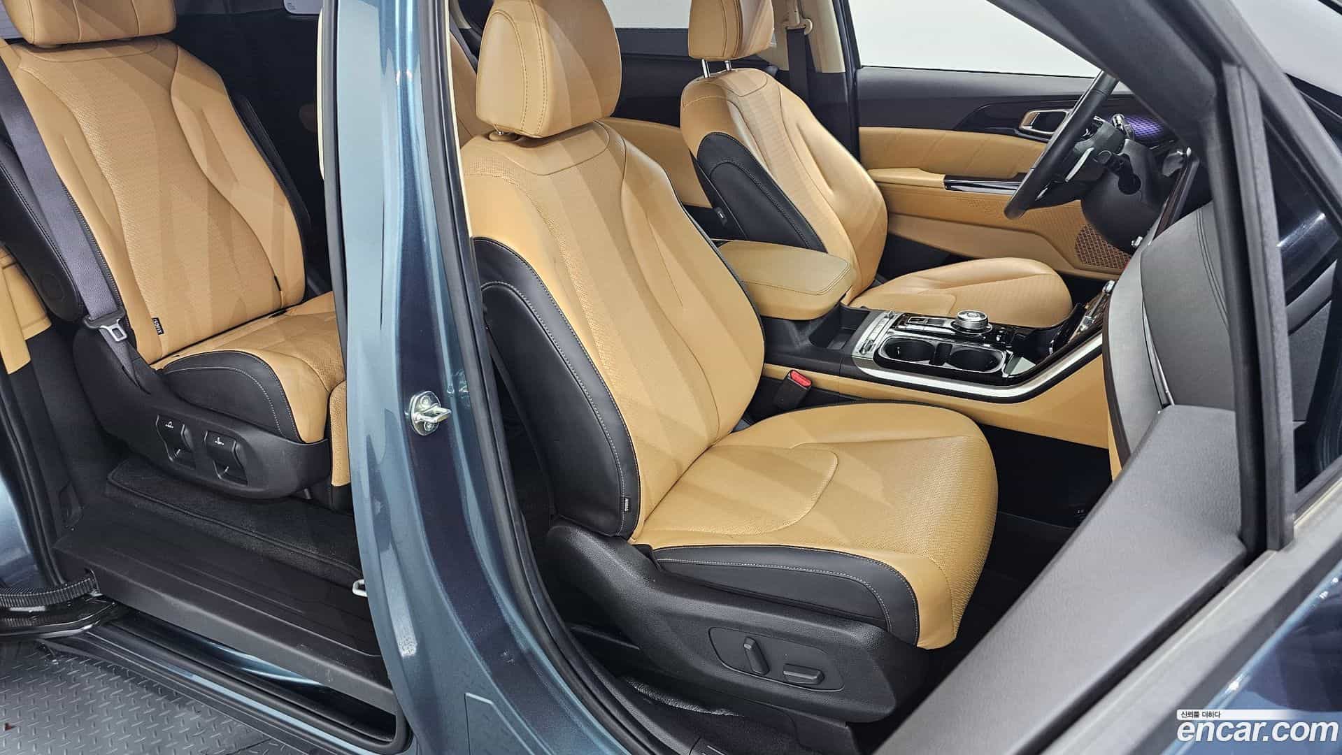 Canival Kia 2023.8-OPTION-016