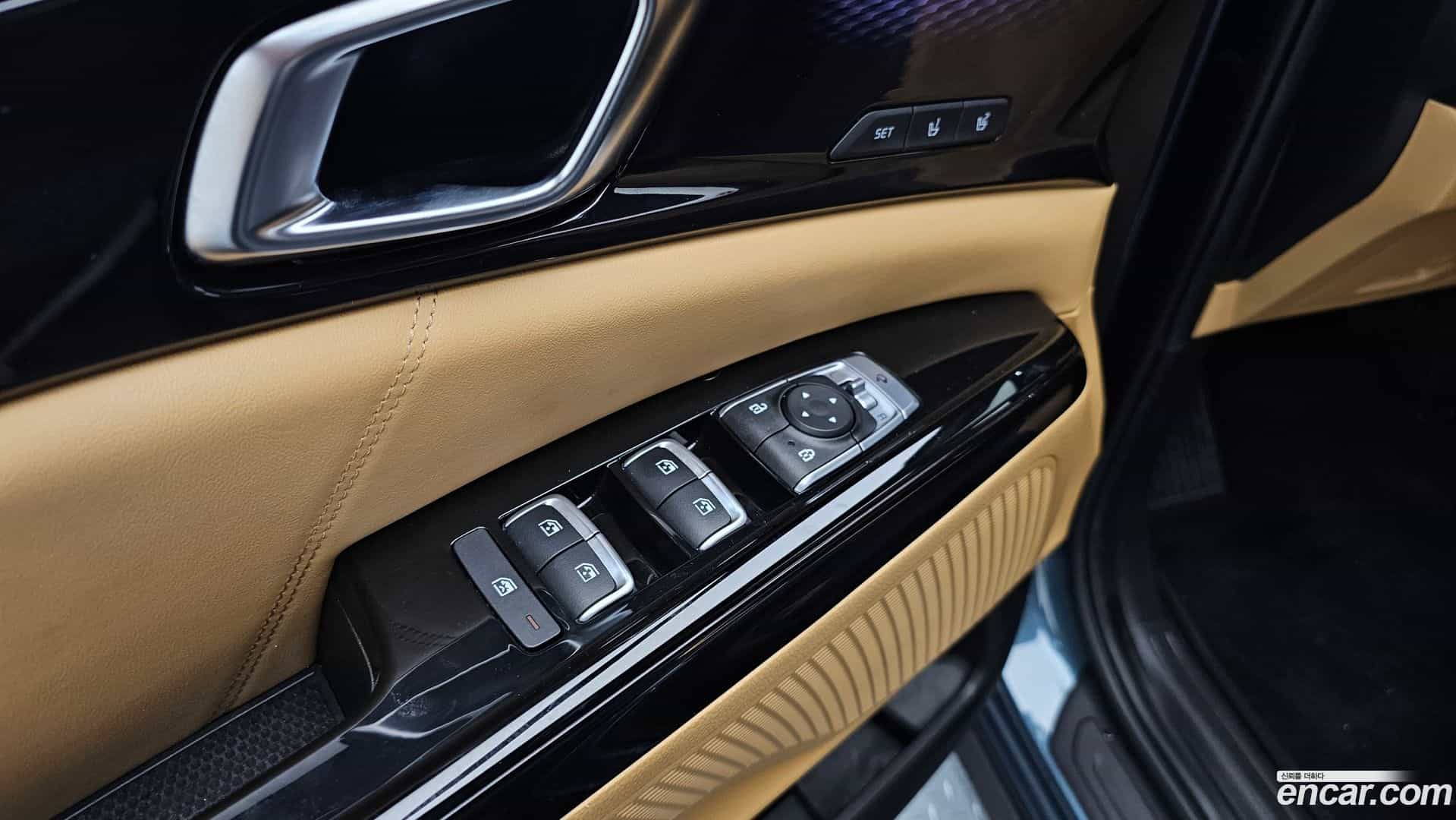 Canival Kia 2023.8-OPTION-021