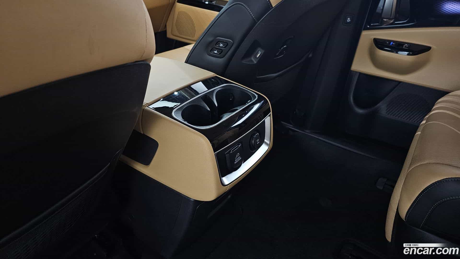 Canival Kia 2023.8-OPTION-045