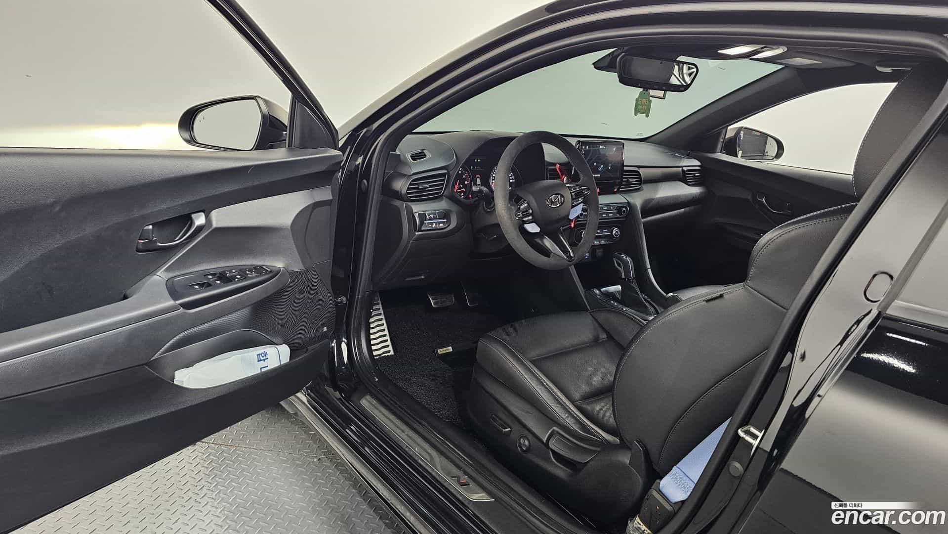 Veloster Hyundai 2021.8-INNER-010