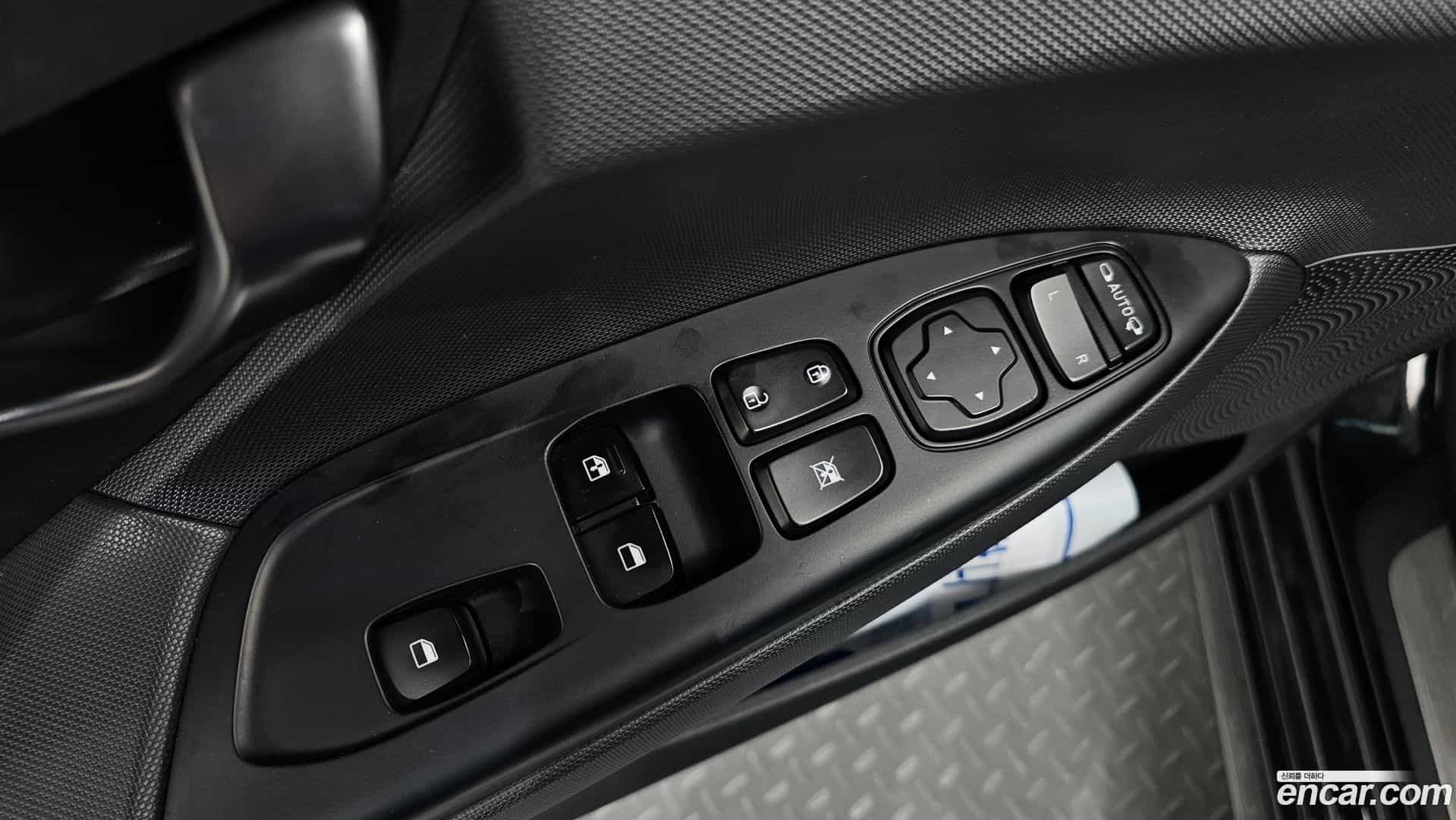 Veloster Hyundai 2021.8-OPTION-024