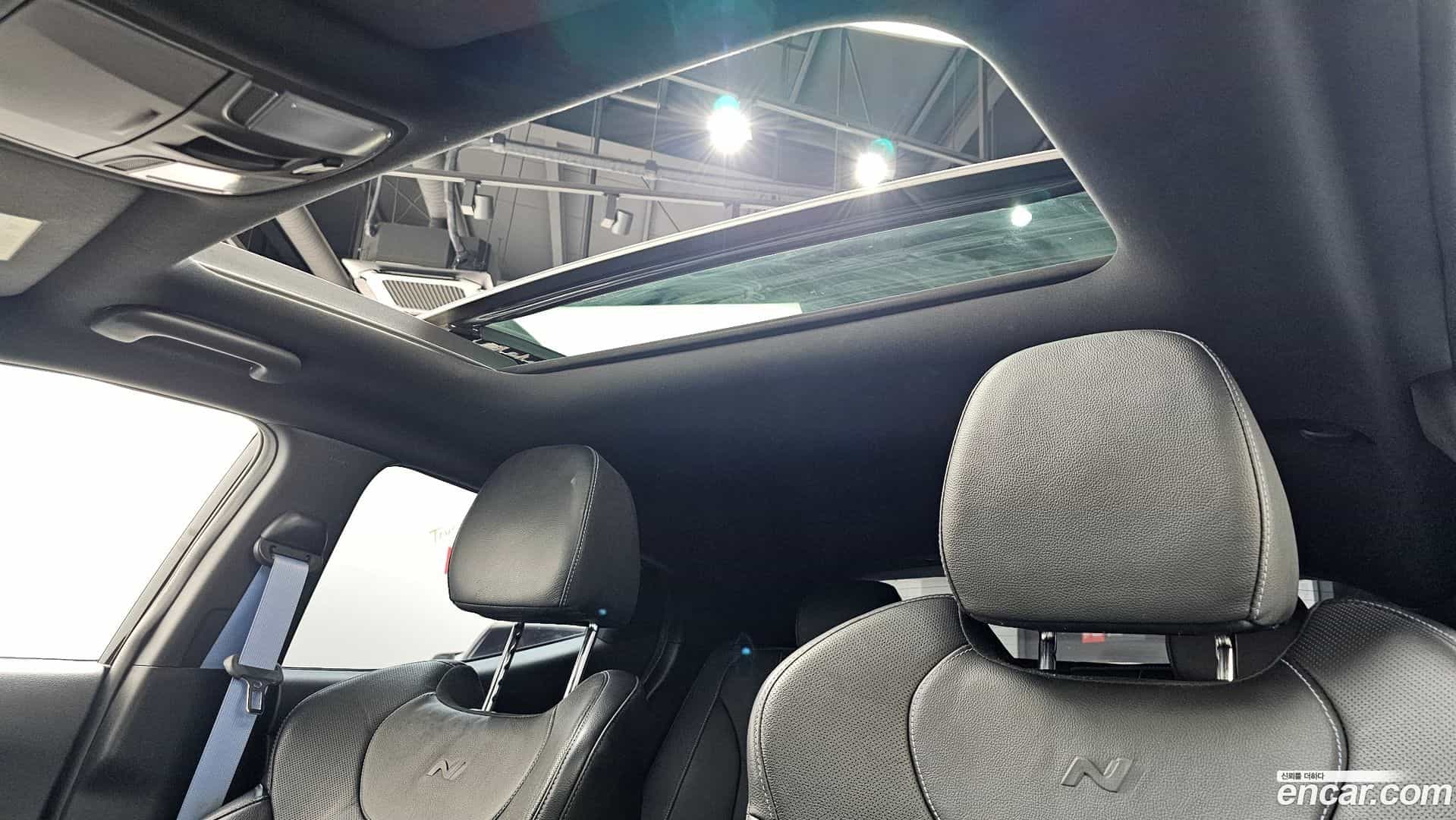 Veloster Hyundai 2021.8-OPTION-047