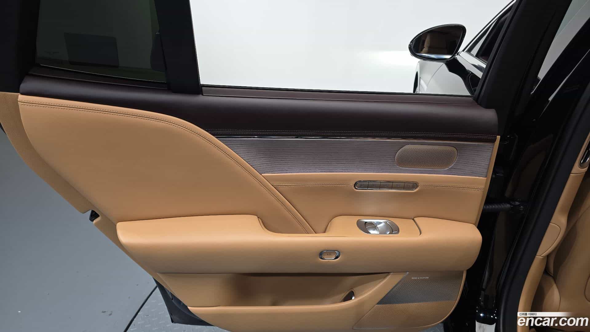 G90 Genesis 2022.11-INNER-035