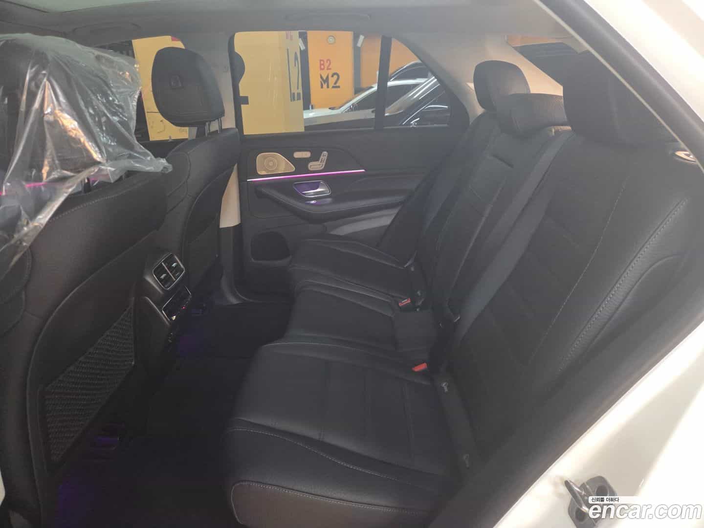 GLE-Class Mercedes-Benz 2023.3-INNER-010