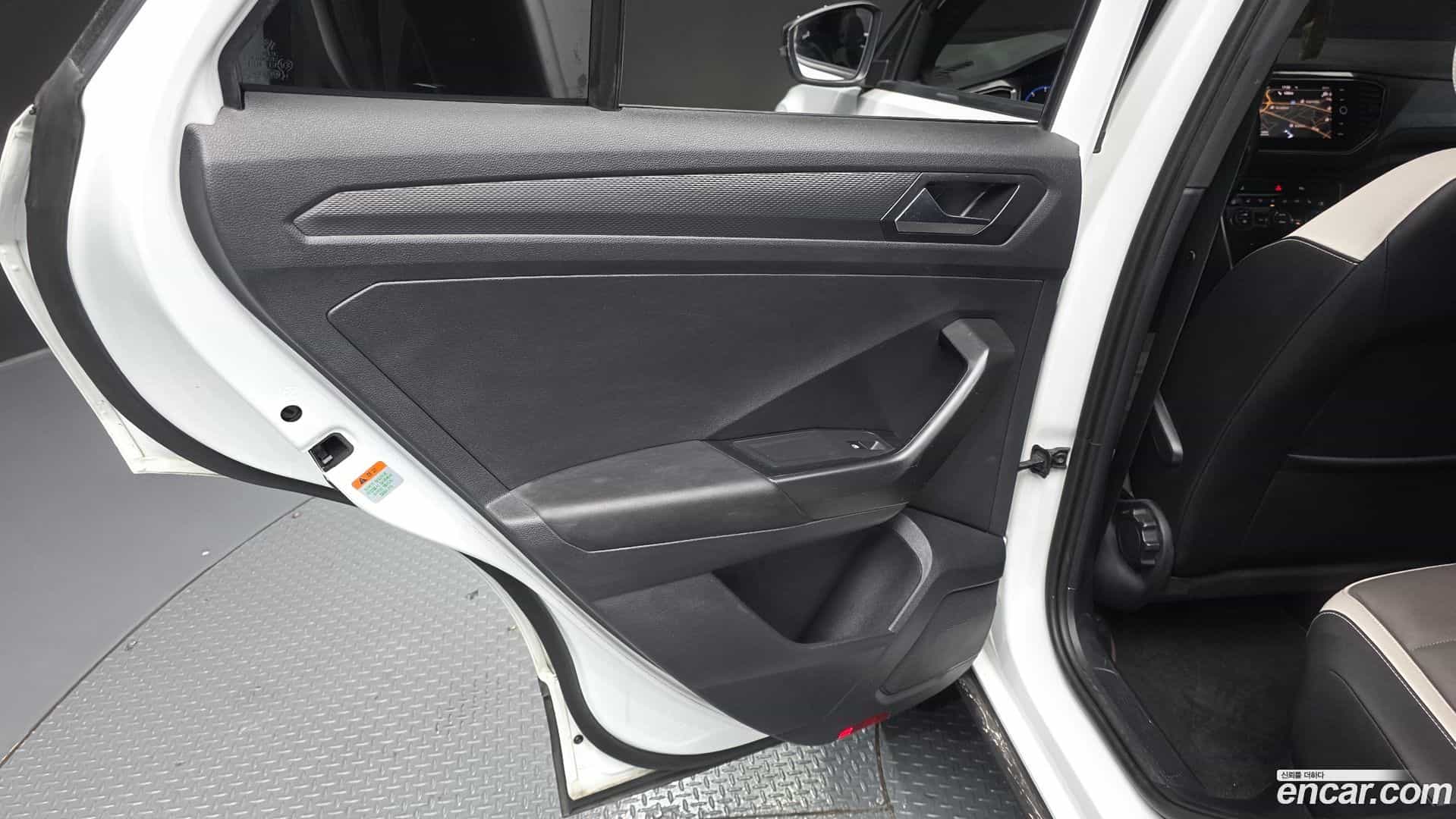 T-Roc Volkswagen 2021.11-INNER-035