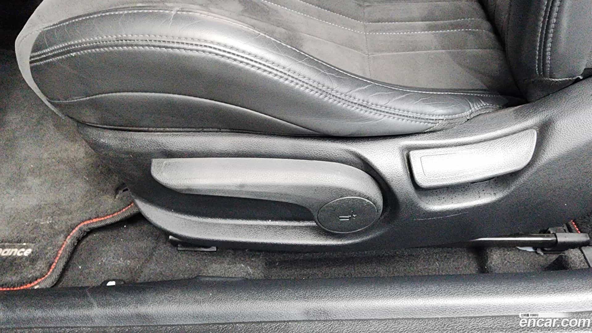 Veloster Hyundai 2021.2-OPTION-044