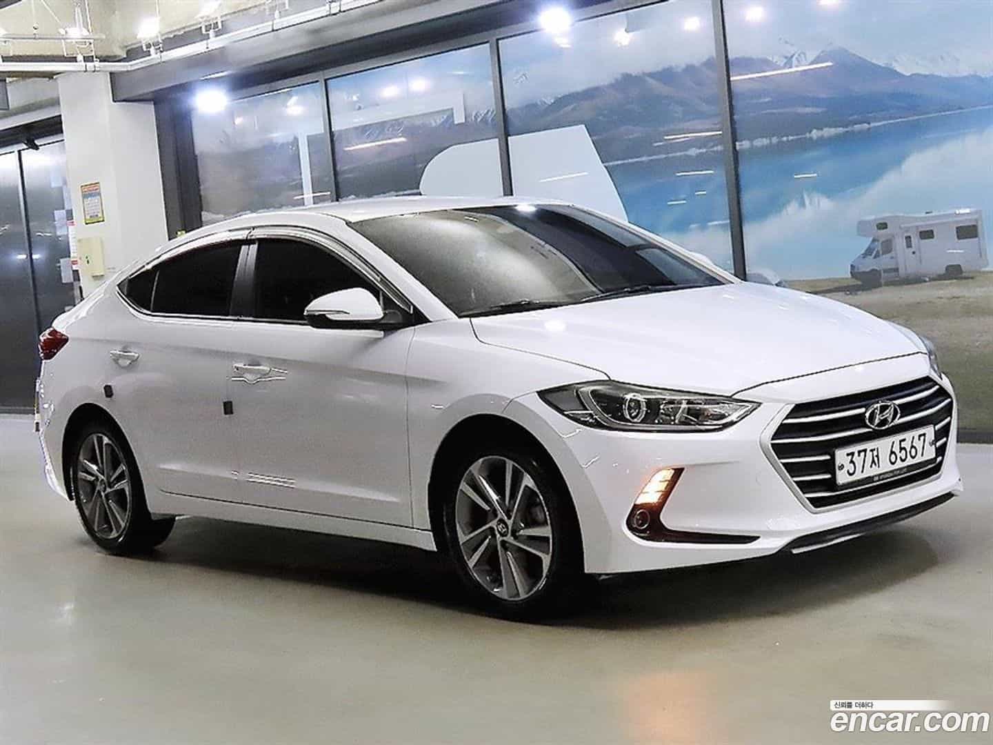 AVANTE Hyundai 2017.0-OUTER-001