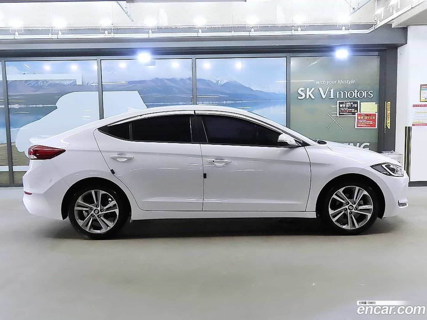 AVANTE Hyundai 2017.0-OUTER-003